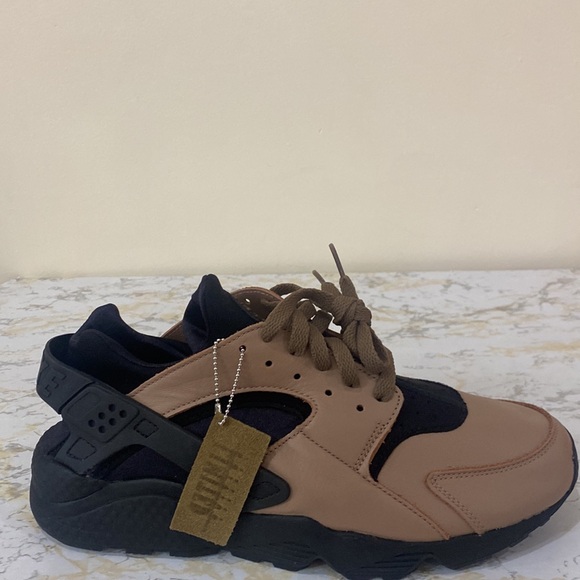 Nike Air Huarache Toadstool - Picture 3 of 8